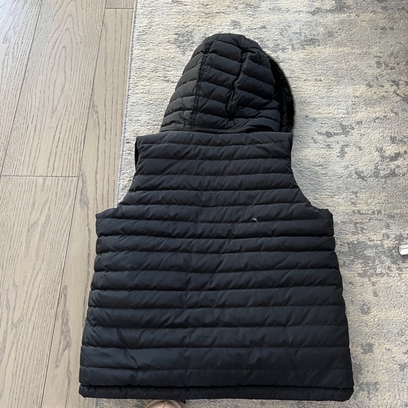 MICHAEL KORS FUR VEST REVERSABLE - Picture 2 of 2